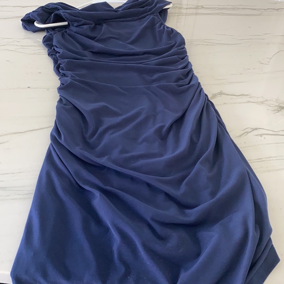 Classic Ruched Navy Dress Size 8, very flattering - Picture 4 of 4